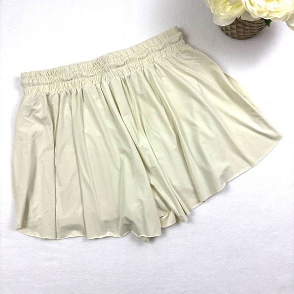 Stradivarius Flippy Lined Mini Drawstring Women's Cream Shorts Skorts Size M - Picture 8 of 15